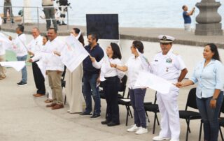 Puerto Vallarta inicia campaña nacional de limpieza de playas 2025