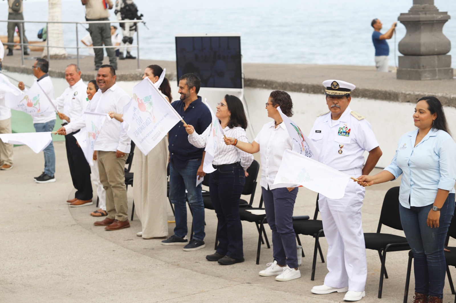 Puerto Vallarta inicia campaña nacional de limpieza de playas 2025