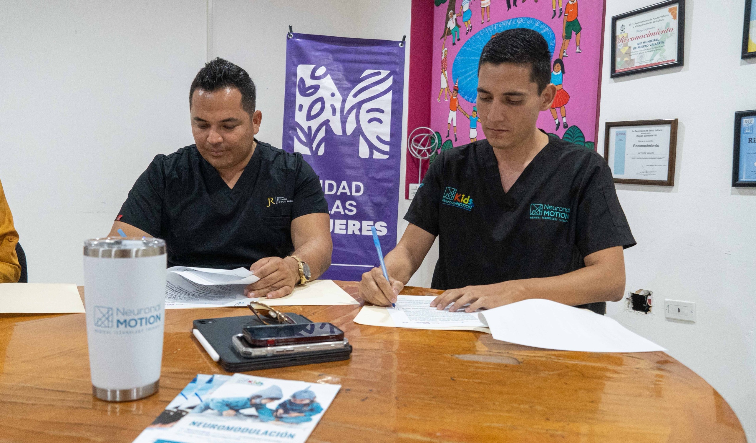 DIF y NeuroAdvance ofrecen atención en salud mental