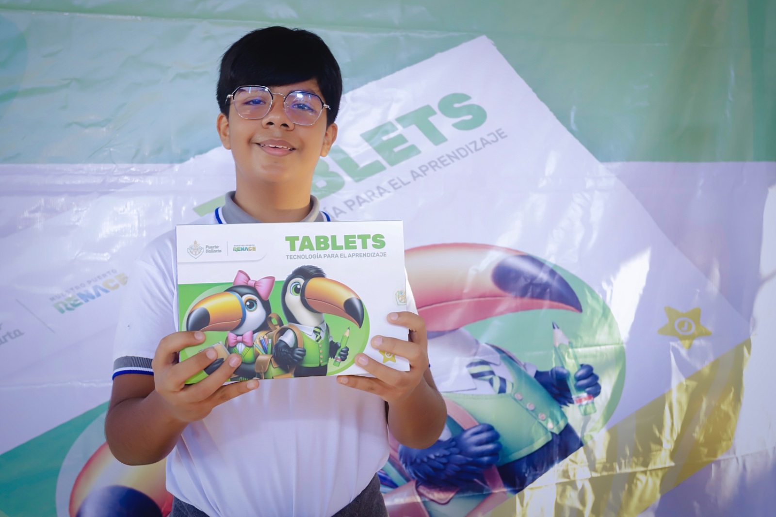 Entregarán tablets a estudiantes de primaria