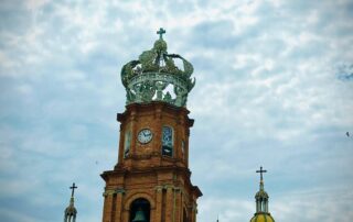 Cúpula de la iglesia un símbolo de tradición e historia de Puerto Vallarta
